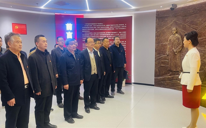 學(xué)校學(xué)習(xí)貫徹習(xí)近平新時(shí)代中國特色社會主義思想主題教育讀書班赴武威市四史教育館開展革命傳統(tǒng)教育活動(dòng)